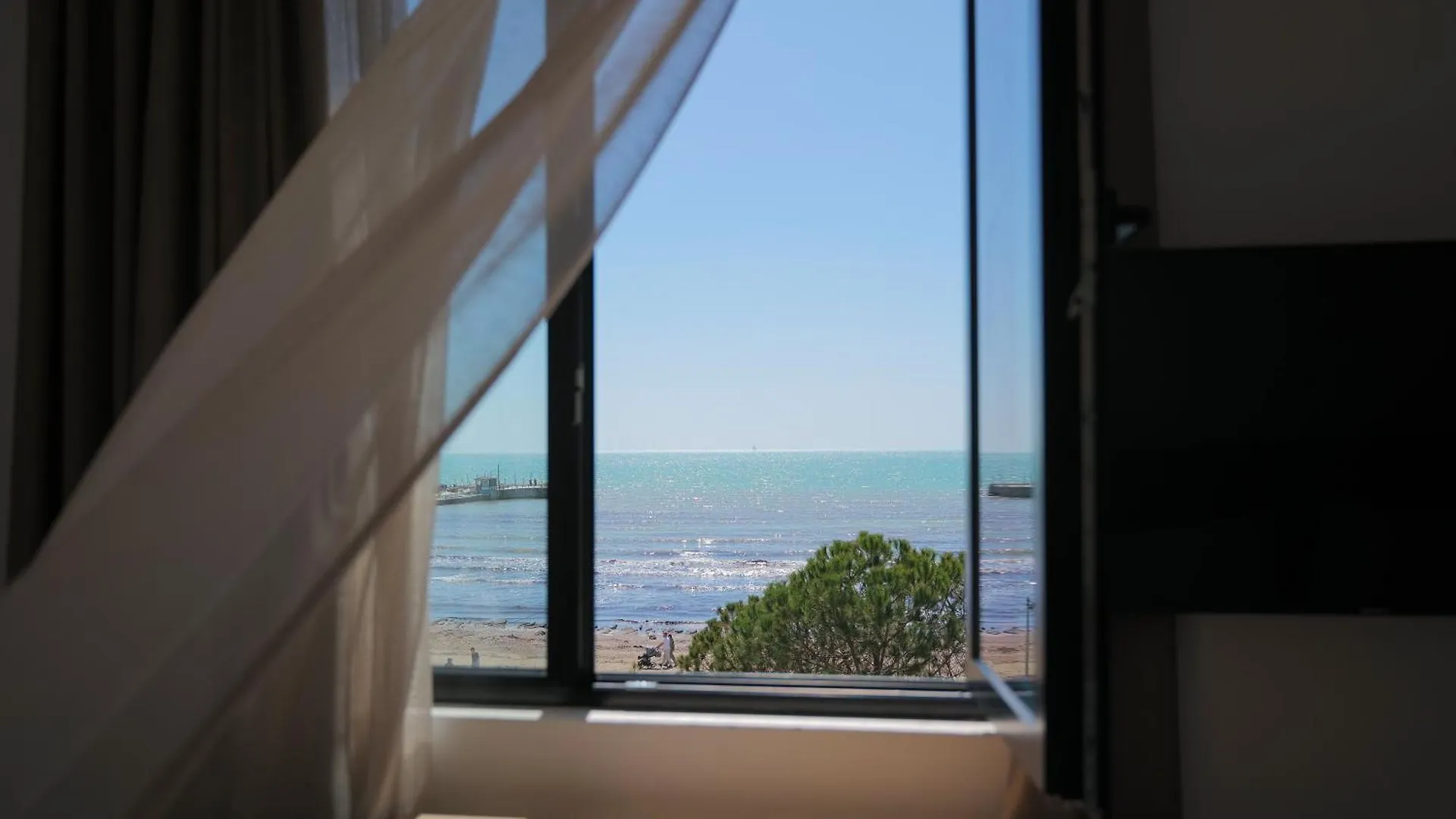 Afa Hotel Durrës 3*,  알바니아