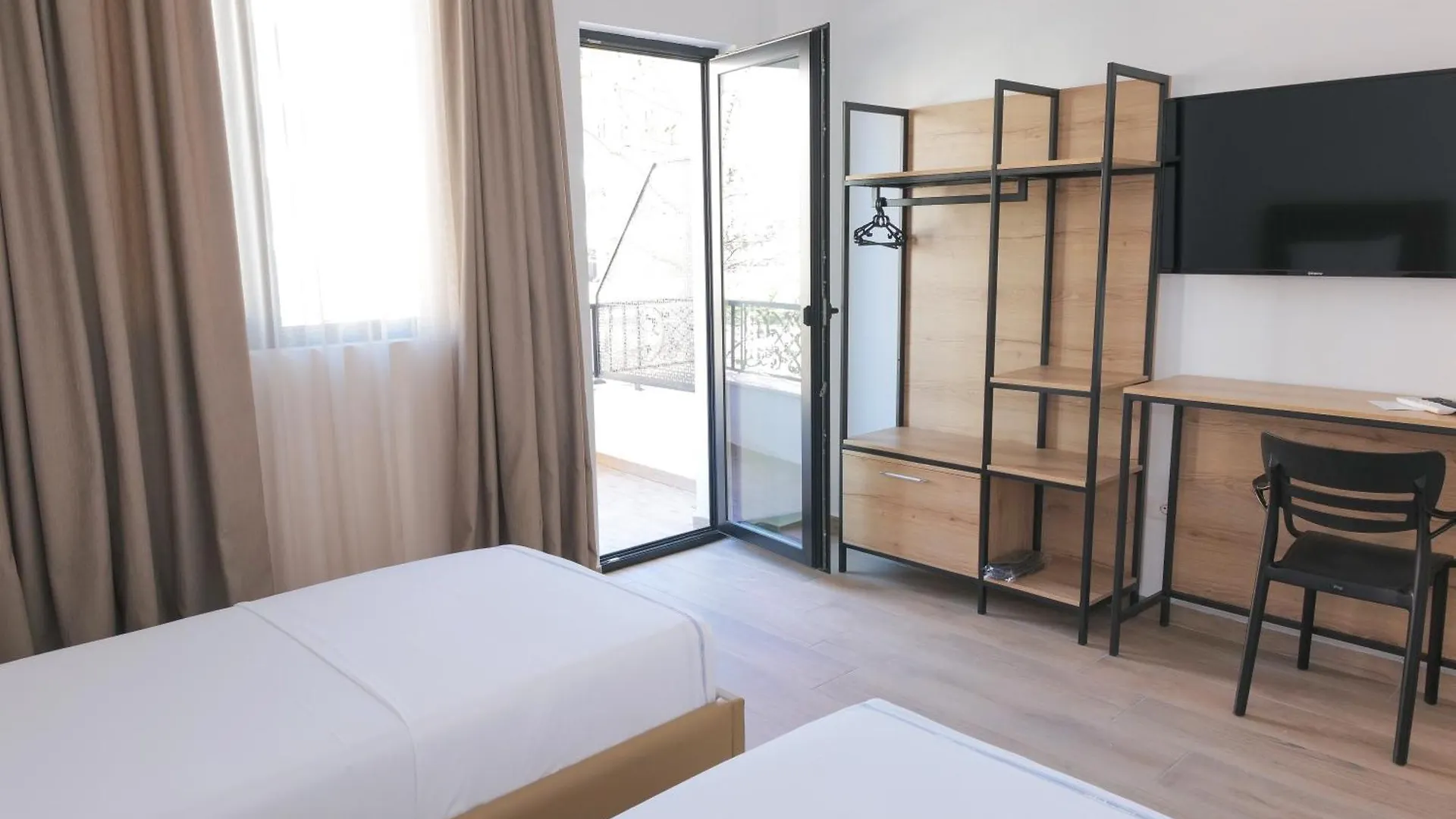 Afa Hotel Durrës 3*,  알바니아